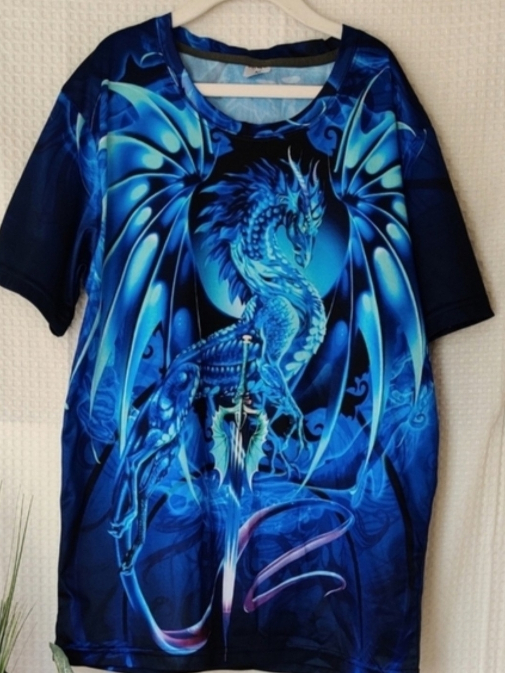 Boys Dragon Blue T-shirt Size Medium